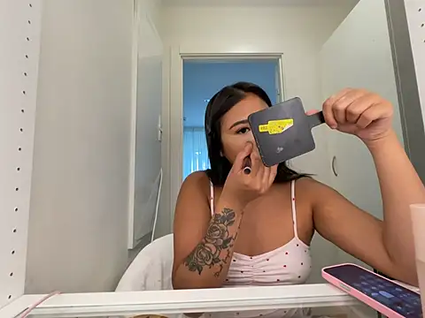 TitiTinyThai Pertunjukan Webcam