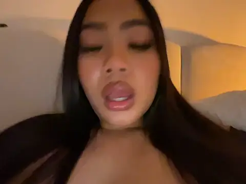TitiTinyThai webcam show