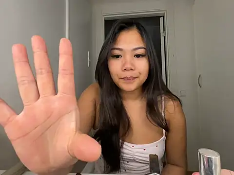 TitiTinyThai webcam show