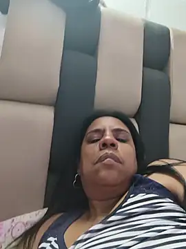 Zeyllyjhonson's Live XXX Chat