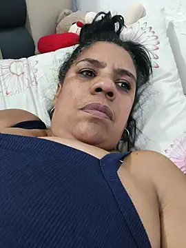 Zeyllyjhonson লাইভ XXX চ্যাট
