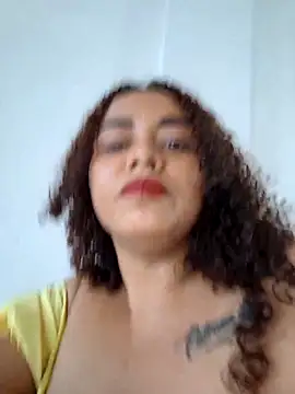 curly_girl_31's Live XXX Chat