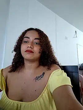 curly_girl_31's Live XXX Chat