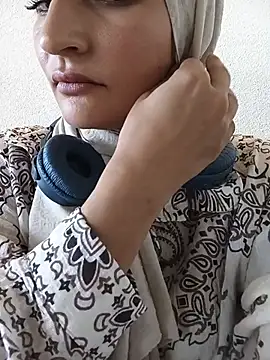 MisyonerNur Show in webcam