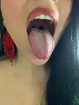 Miaswwe 现场XXX聊天