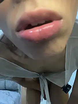nao_bell_'s Webcam Show