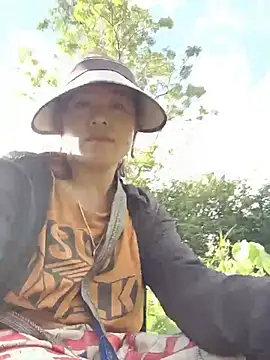 Jooj- Live XXX-chat
