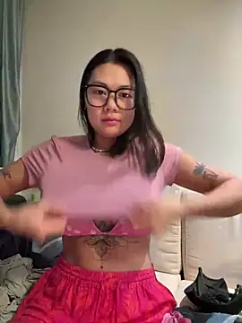 ruanruan05 在線直播表演