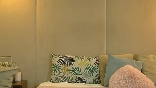 EllieWest's Live Chat Room