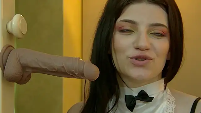 EllieWest Webcam show