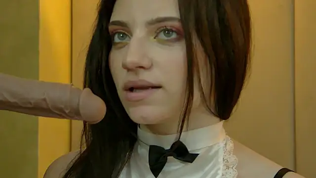 EllieWest Webcam show