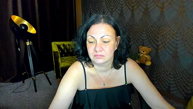 IrissMoon: вебкам-шоу