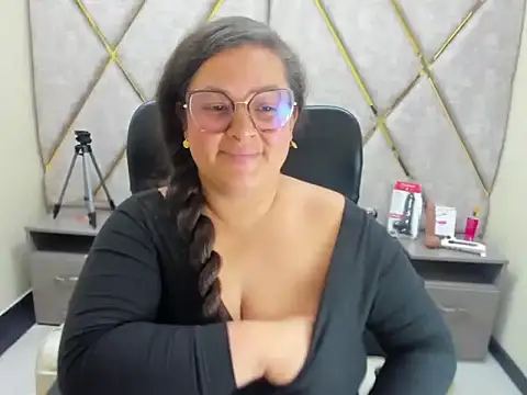 Sarah_Boobs_ 即時 XXX 聊天