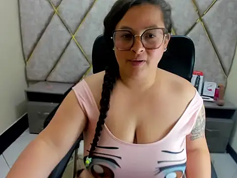 Sarah_Boobs_'s Live XXX Chat