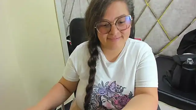 XXX chat uživo modela Sarah_Boobs_