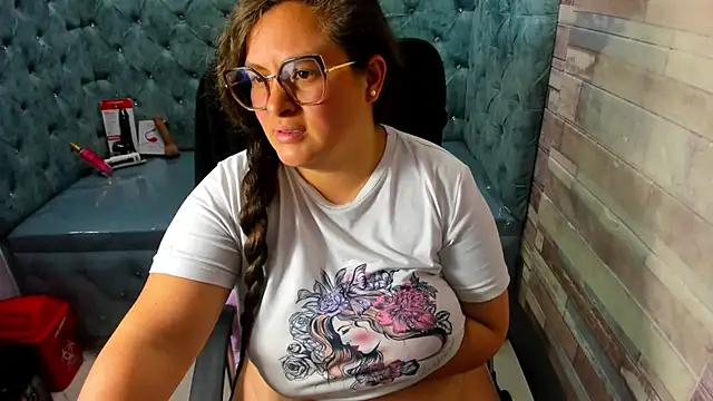 XXX chat uživo modela Sarah_Boobs_