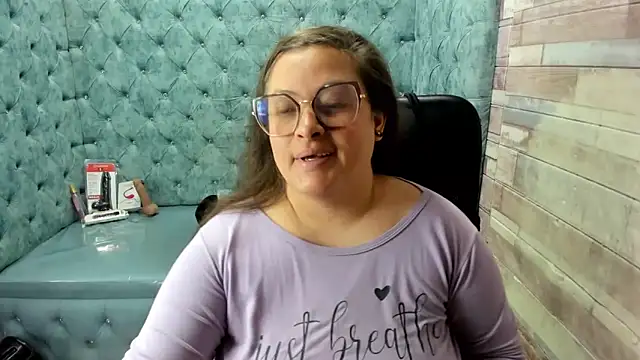 Chat +18 de Sarah_Boobs_ ao vivo