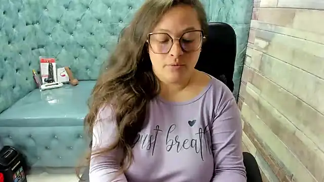 Chatroom XXX en direct de Sarah_Boobs_