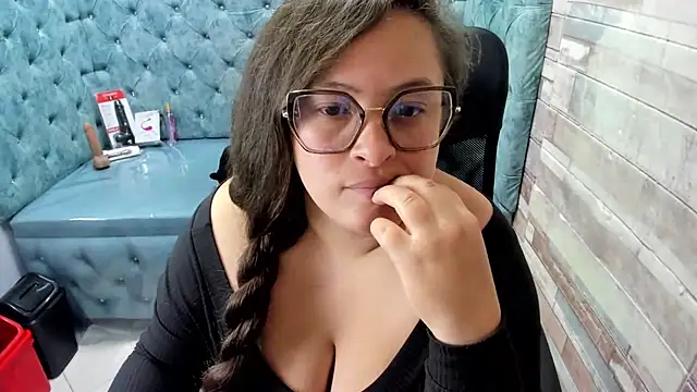 Chat +18 de Sarah_Boobs_ ao vivo