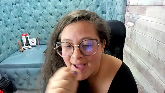 Sarah_Boobs_'s Live XXX Chat