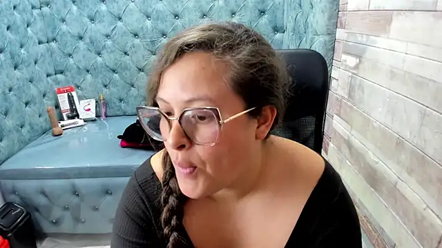 Sarah_Boobs_'s Live XXX Chat
