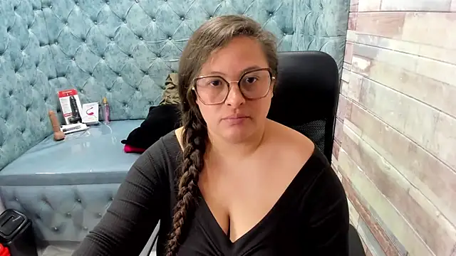 แชท XXX สดของ Sarah_Boobs_