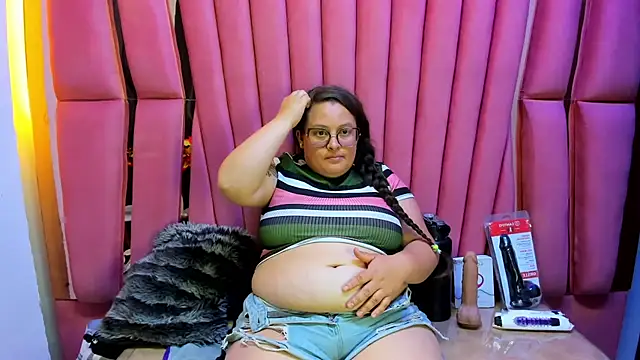 Sarah_Boobs_ Adlı Modelin Canlı XXX Sohbeti
