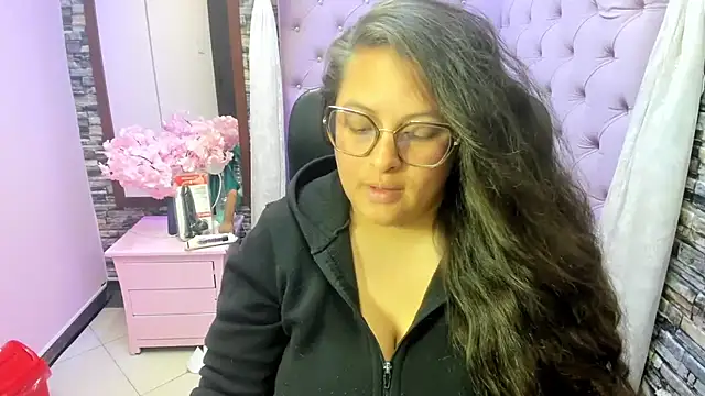 XXX chat uživo modela Sarah_Boobs_