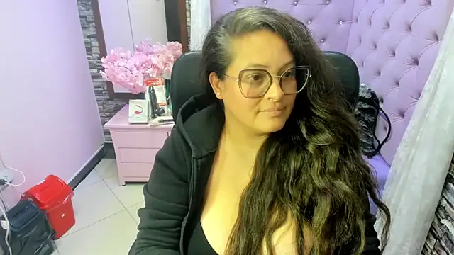 Sarah_Boobs_ élő XXX-chatje