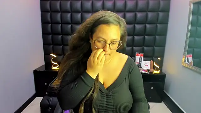 Sarah_Boobs_: онлайн-секс-чат