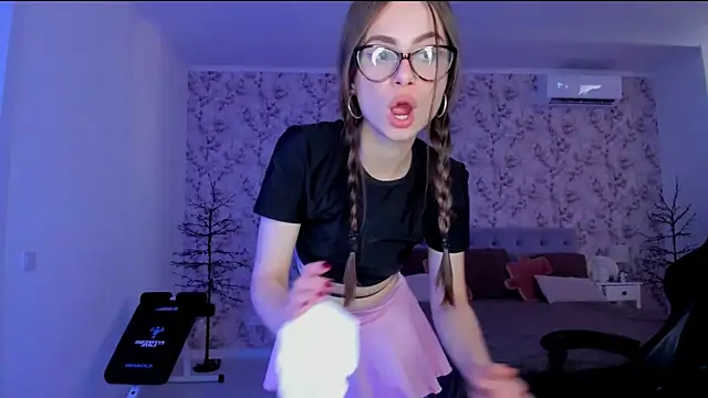 Pokazy przed kamerką – Hot_Molly5
