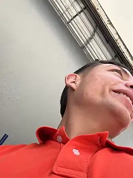 santiObrero Show in webcam