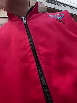 Show modela santiObrero na web-kameri