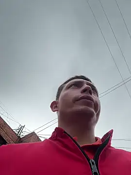 Show modela santiObrero na web-kameri