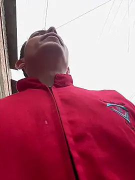 Pokazy przed kamerką – santiObrero