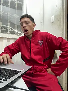 santiObrero Show in webcam
