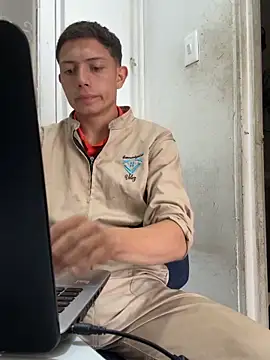 santiObrero 现场XXX聊天