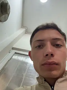 santiObrero Show in webcam