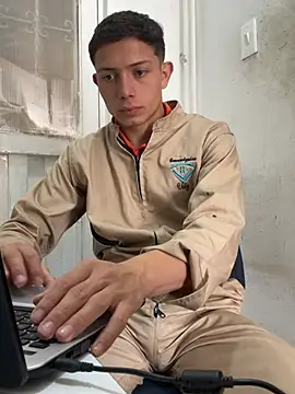 santiObrero 在線直播表演