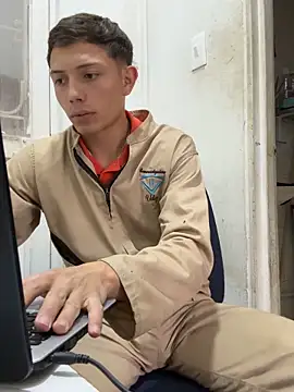 santiObrero Live XXX-Chat