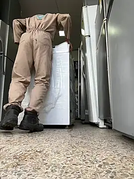 santiObrero webkamerás műsora