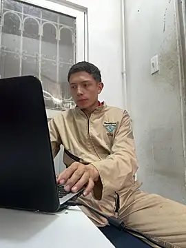 santiObrero's Live Chat Room