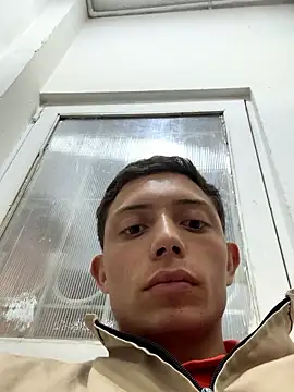 santiObrero – live chatrum