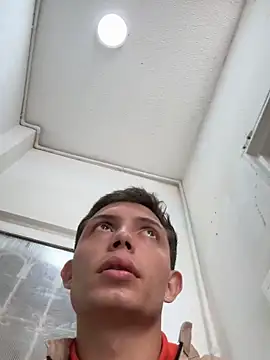 santiObrero webkamerás műsora