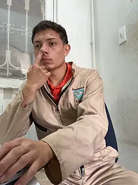 santiObrero 在線直播表演