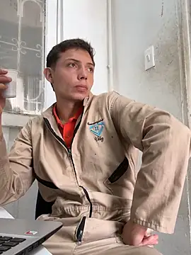 santiObrero 在線直播表演