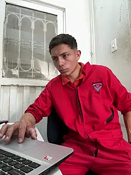 santiObrero 在線直播表演