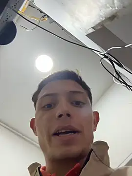 santiObrero 网络视讯表演