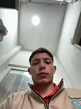 santiObrero webkamerás műsora
