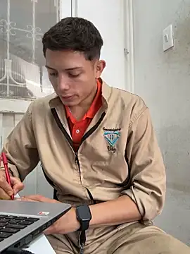 santiObrero Adlı Modelin Web Kamerası Şovu